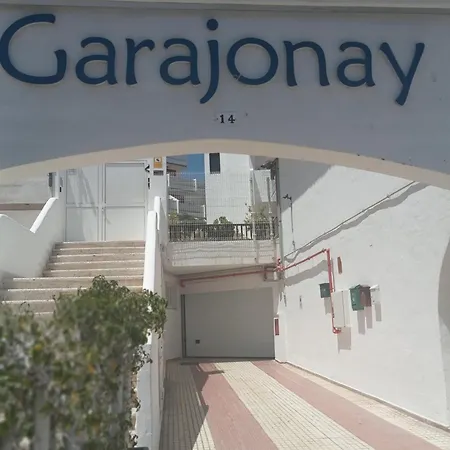 Penthouse Sea View Jacuzzy Terrace & Pool Apartment *