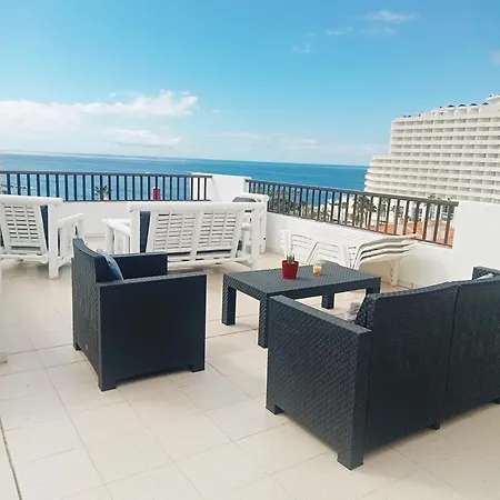 Penthouse Sea View Jacuzzy Terrace & Pool Apartment
