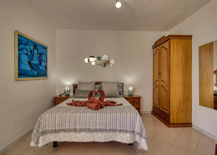 Апартаменты Garajonay Atico Costa Adeje & Jacuzzi& Barbacoa Gran Terraza